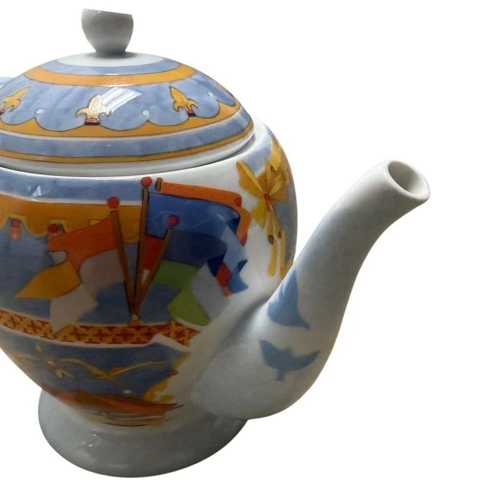 Williams-Sonoma‎ Teapot & Lid Porcelain Montgolfiere Hot Air Balloon Pattern